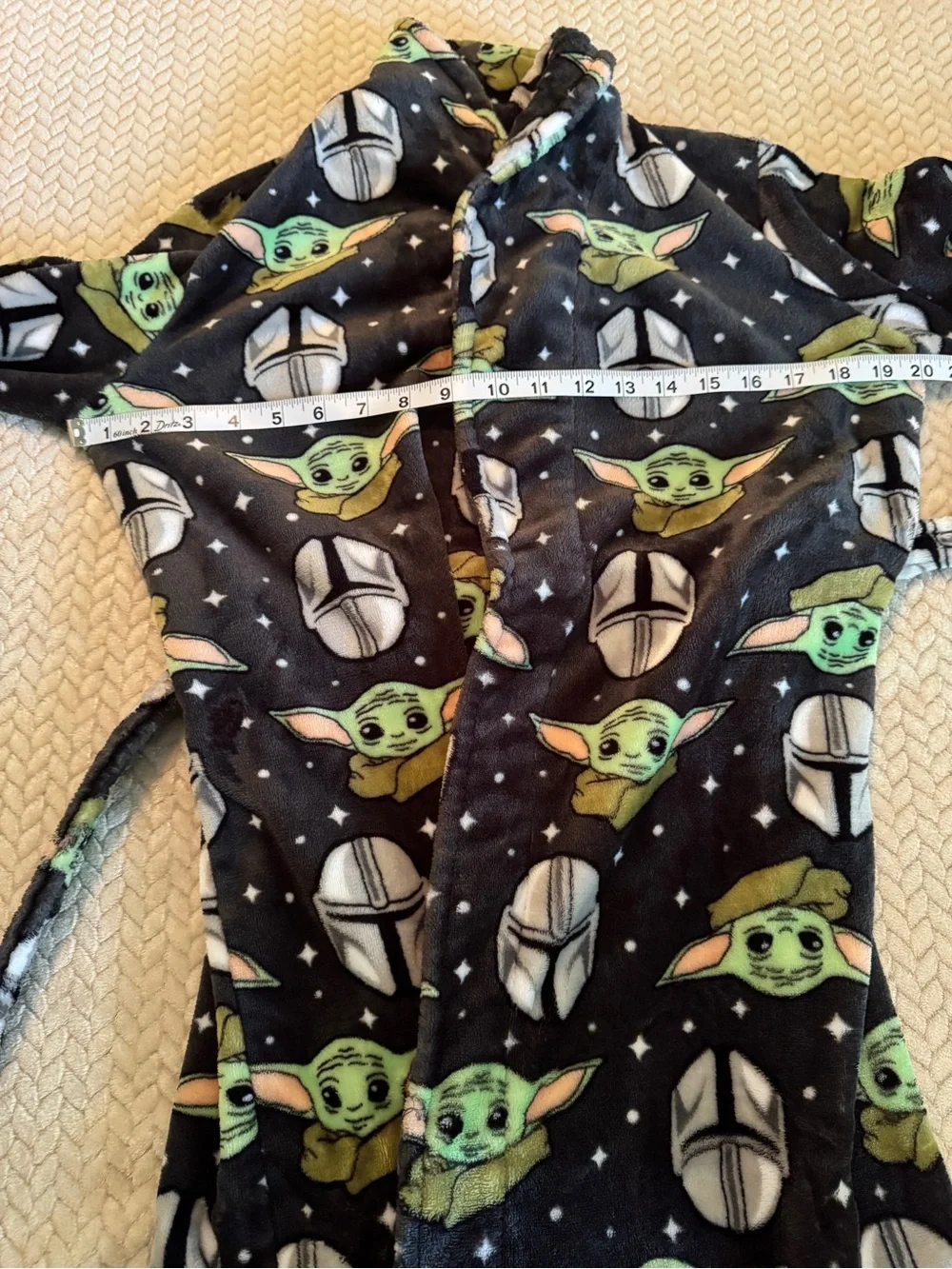 The Mandalorian Grogu Fleece Robe‎ - Black & Green Size Large